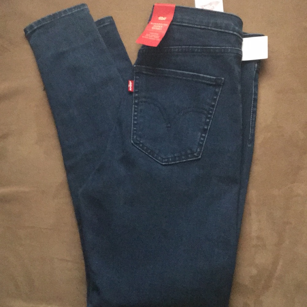 Size Small Runaround Super Skinny Levis Jeans